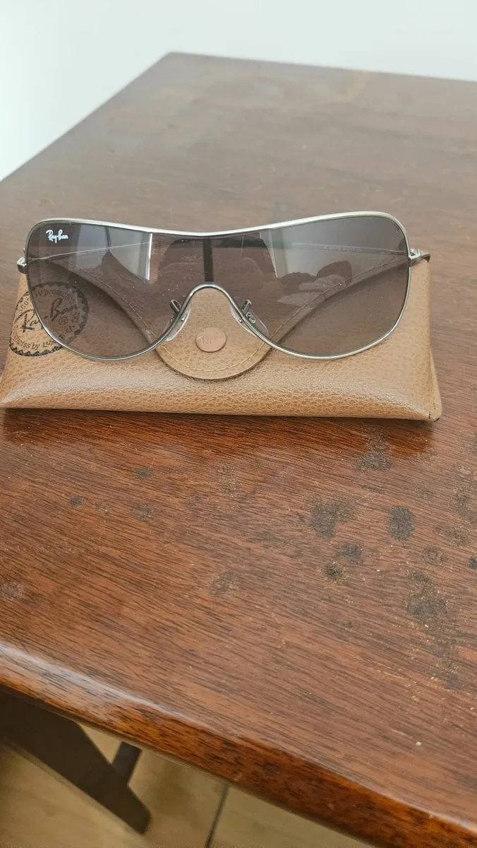 Mens Ray ban sunglasses - Image 1
