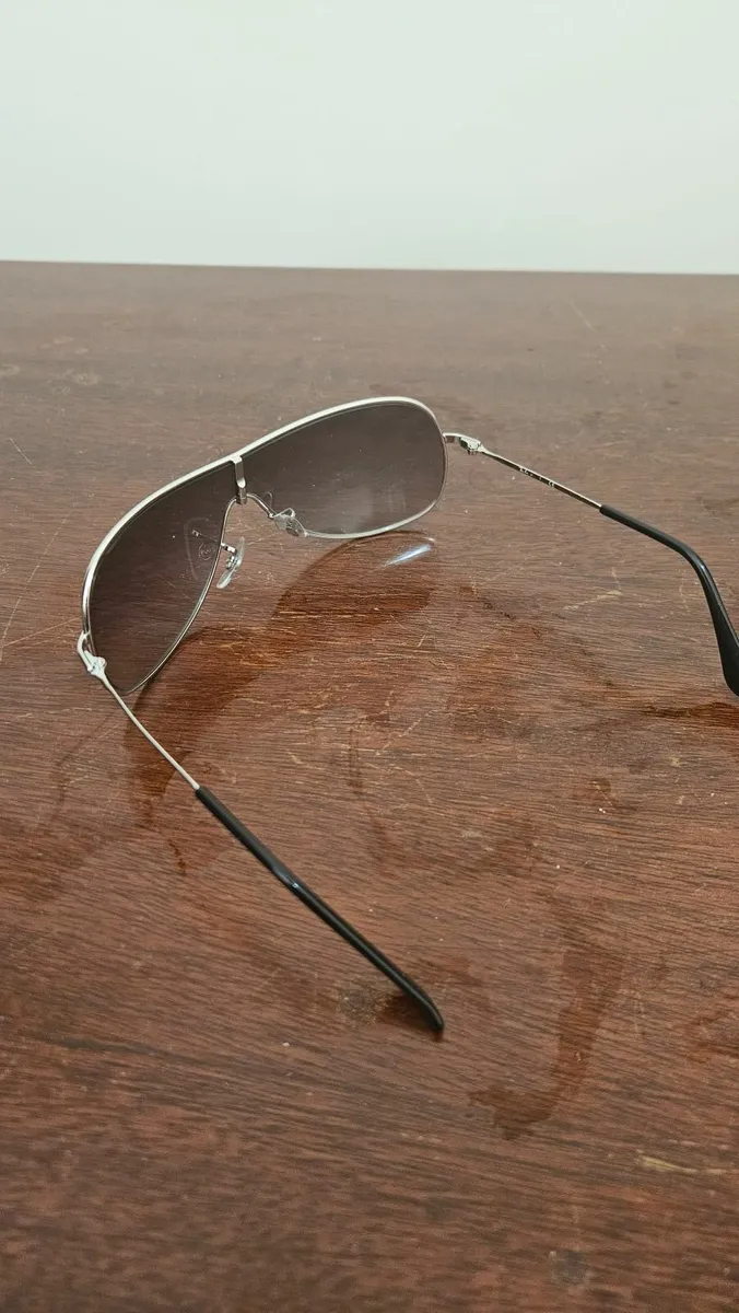 Mens Ray ban sunglasses - Image 2