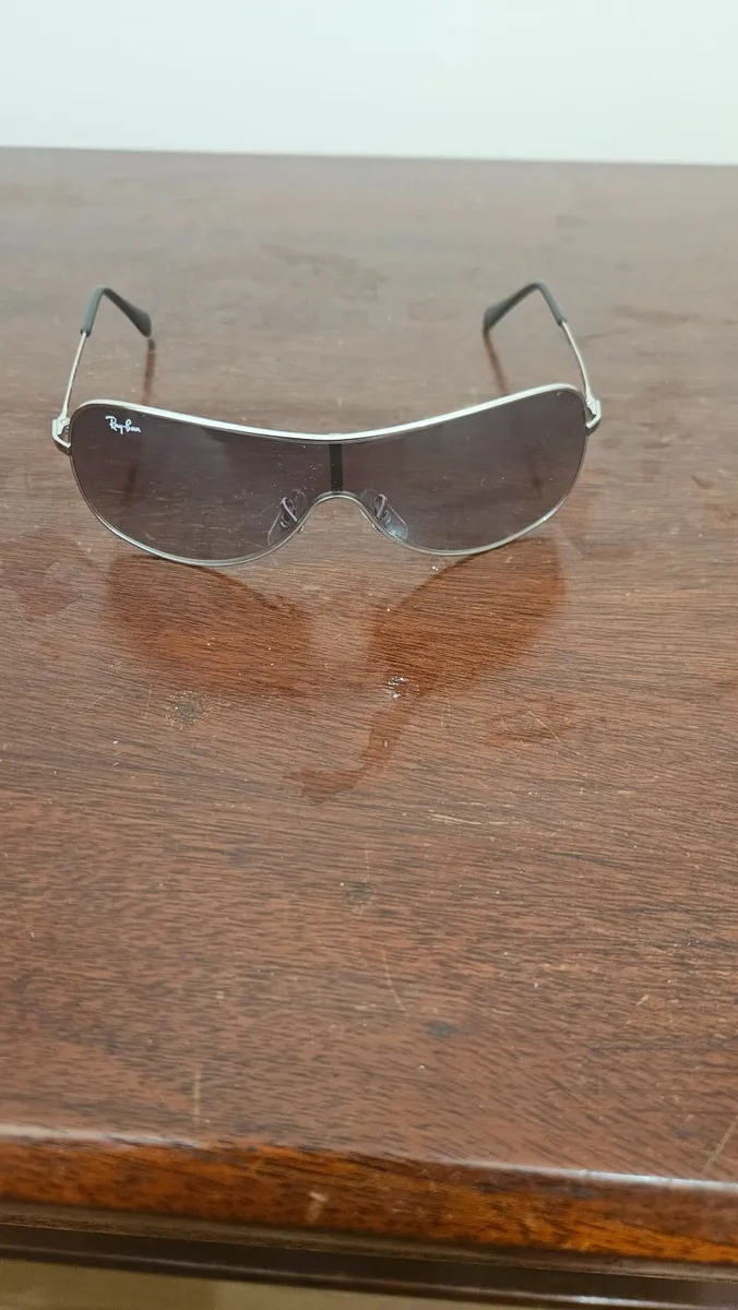 Mens Ray ban sunglasses - Image 3