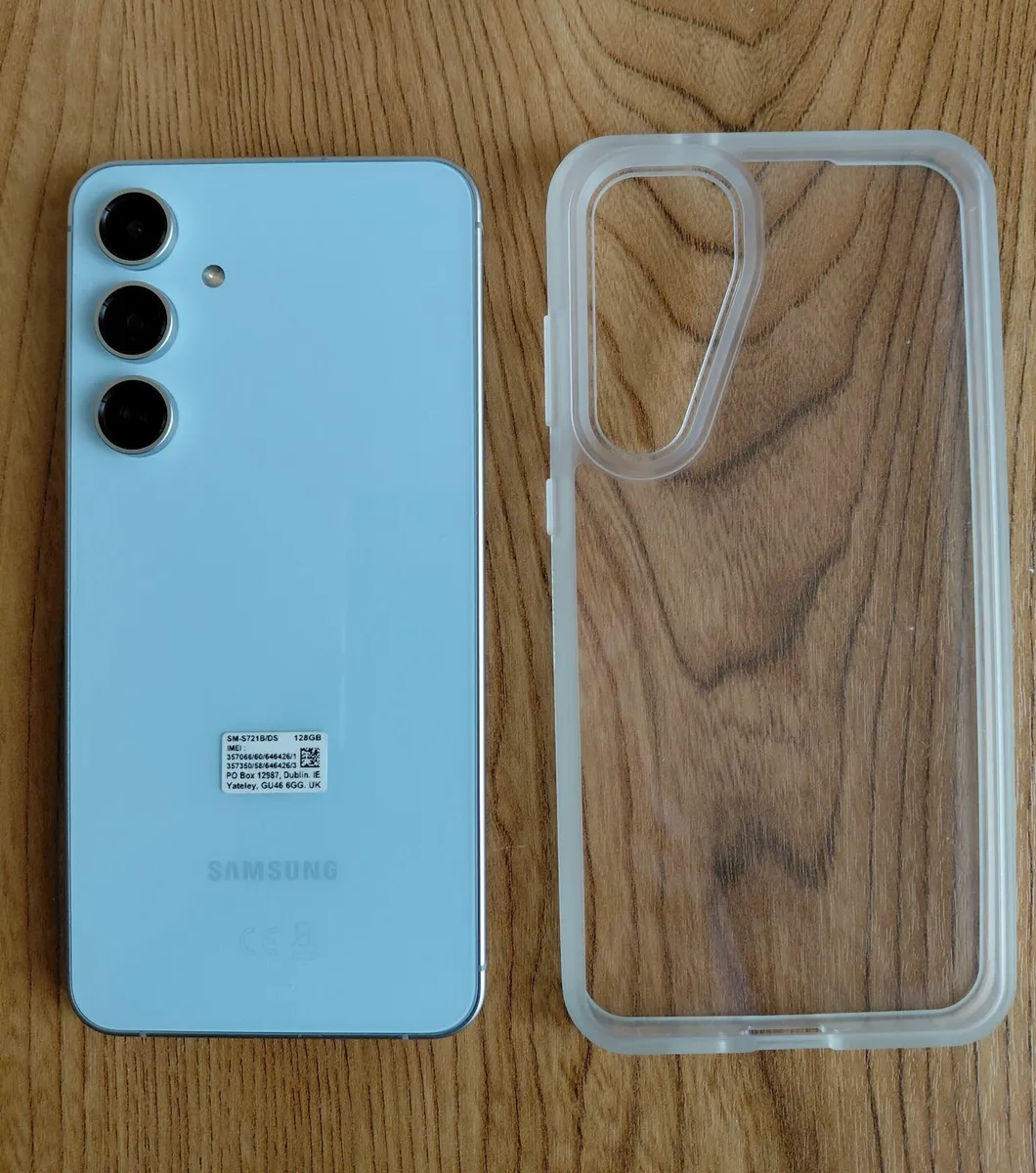 Samsung S24 FE mobile phone - Image 4