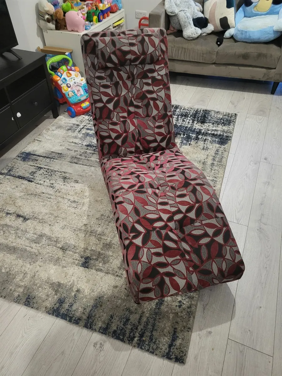 Chaise long