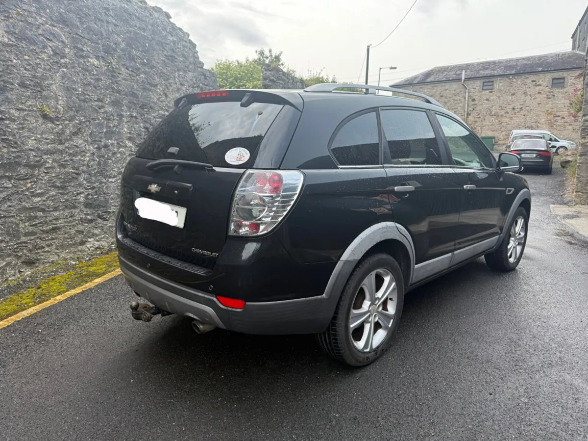 Chevrolet captiva suv - Image 2