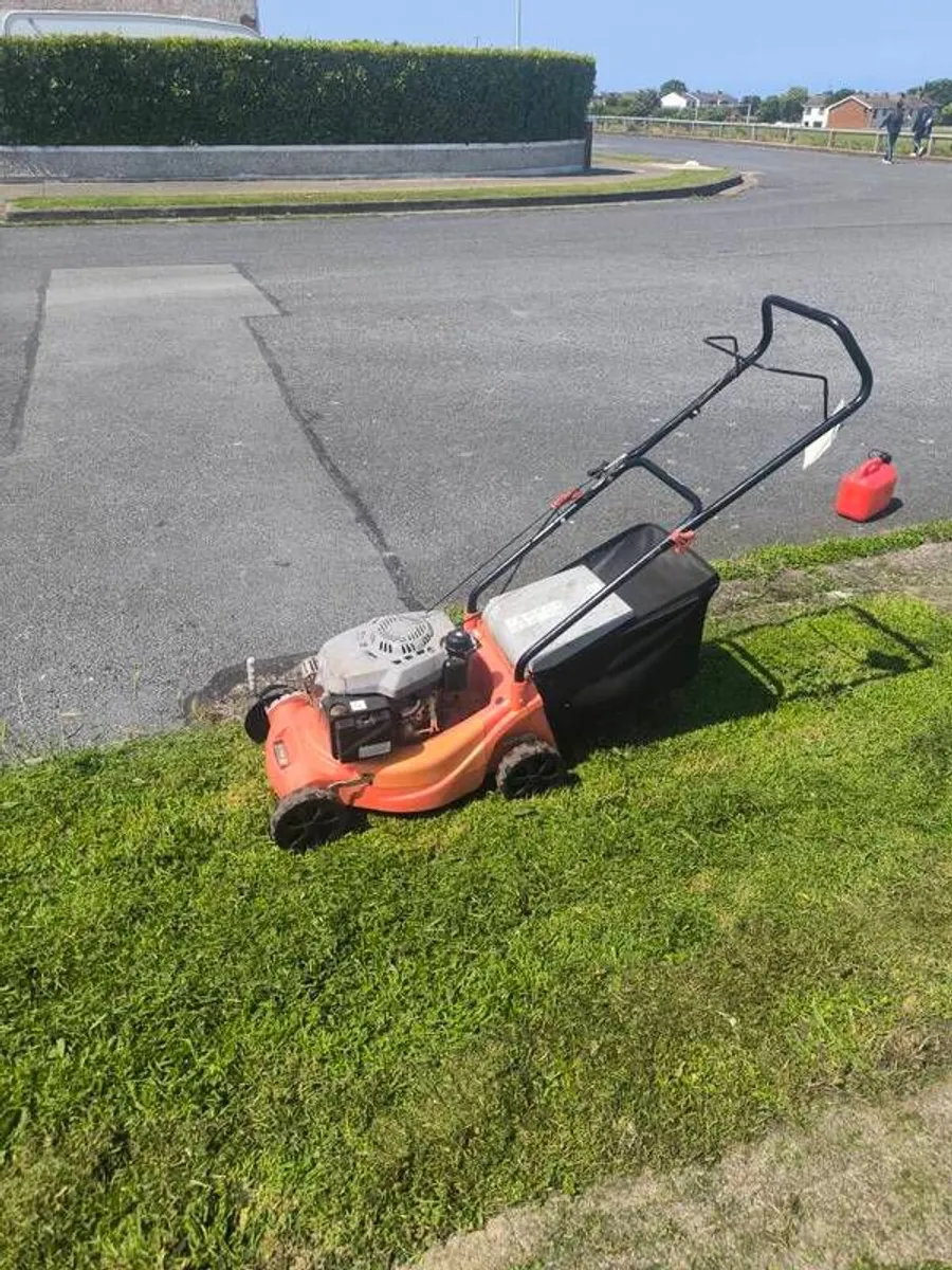Petrol Lawnmower - Image 2