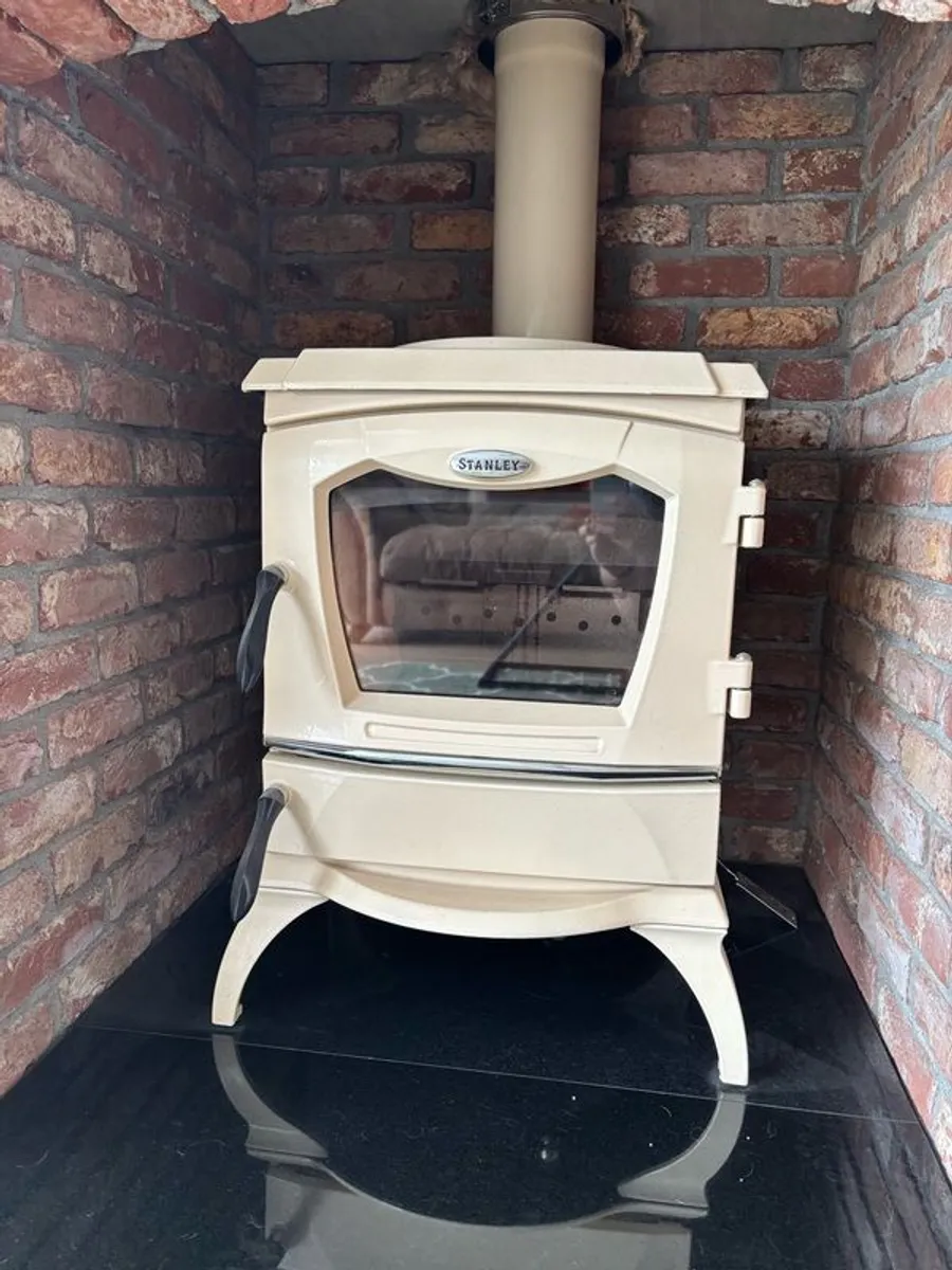 Stanley Lismore Cream Enamel Stove - Image 1