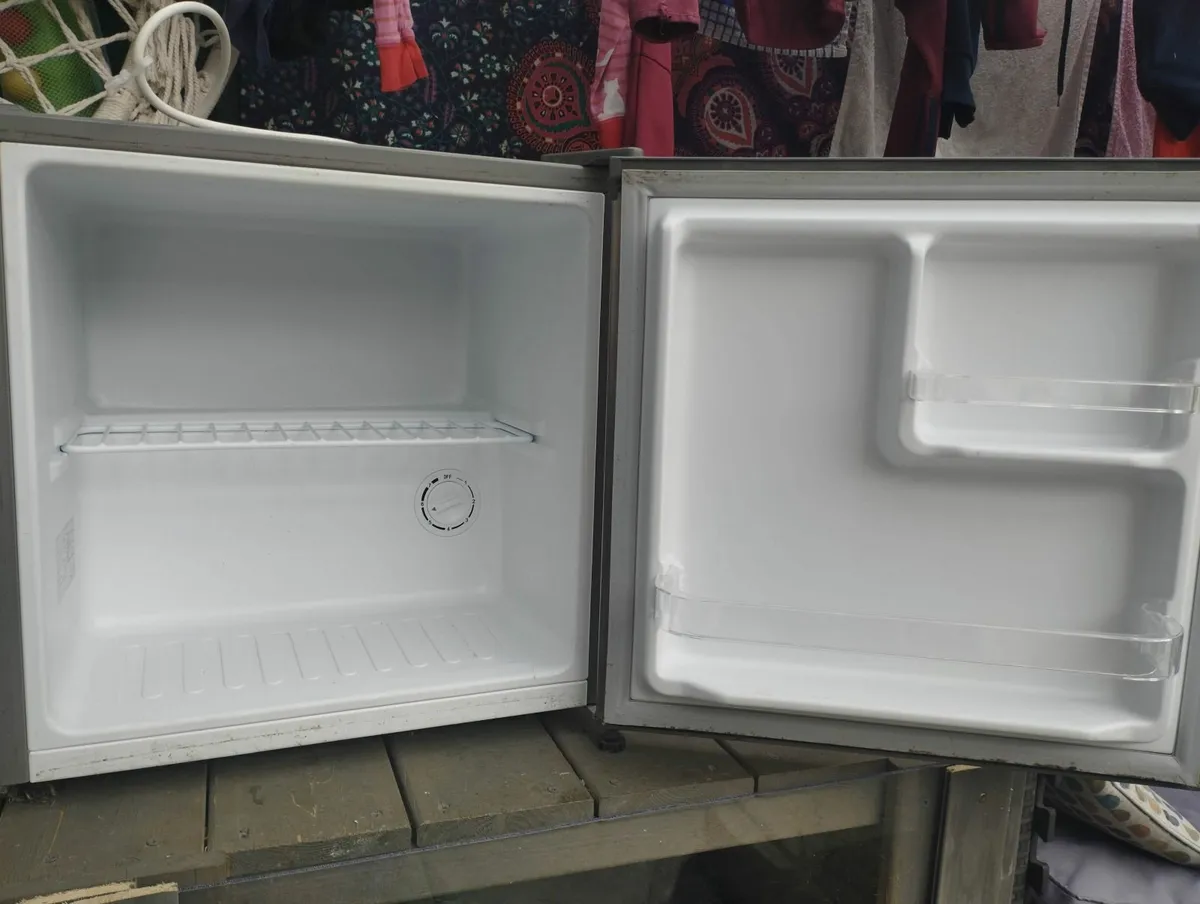 Small PowerPoint Fridge - Image 1