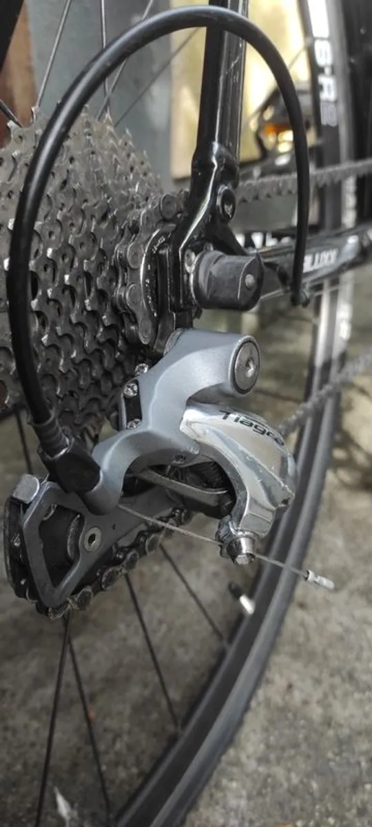 Road Bike Giant Ml - Full Shimano Tiagra - Image 4