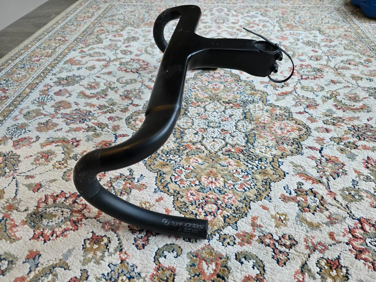 Syncros RR1.0 Aero Carbon Integrated Bar & Stem - Image 3