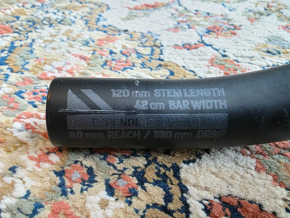 Syncros RR1.0 Aero Carbon Integrated Bar & Stem - Image 4