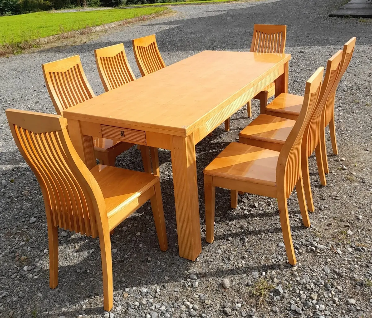 Kitchen table & chairs - Image 2
