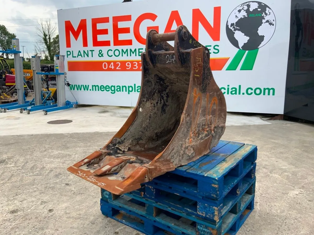 24" HILL DIGGING BUCKET...65mm PINS...........121 - Image 2