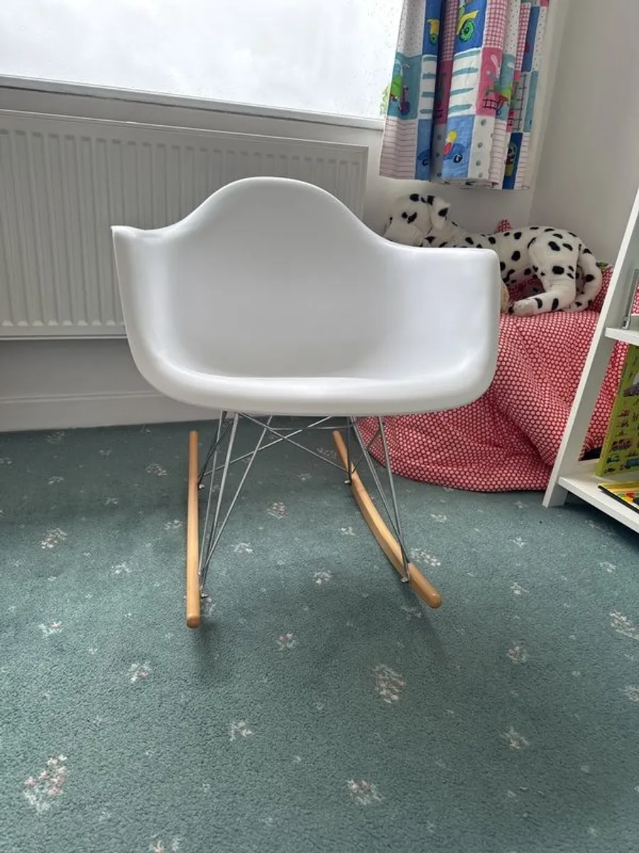 Rocking chair - Image 1