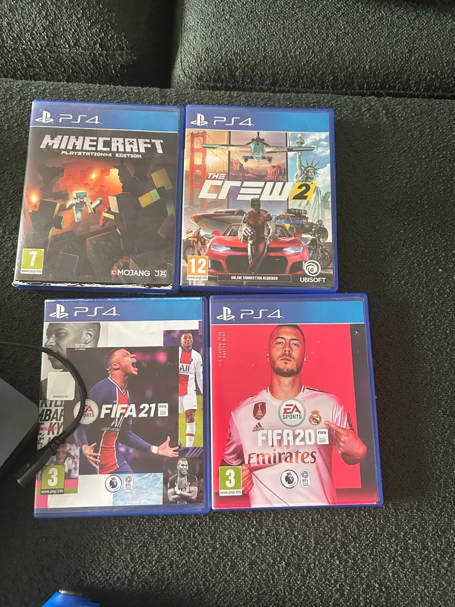 PlayStation 4 + accessories - Image 4