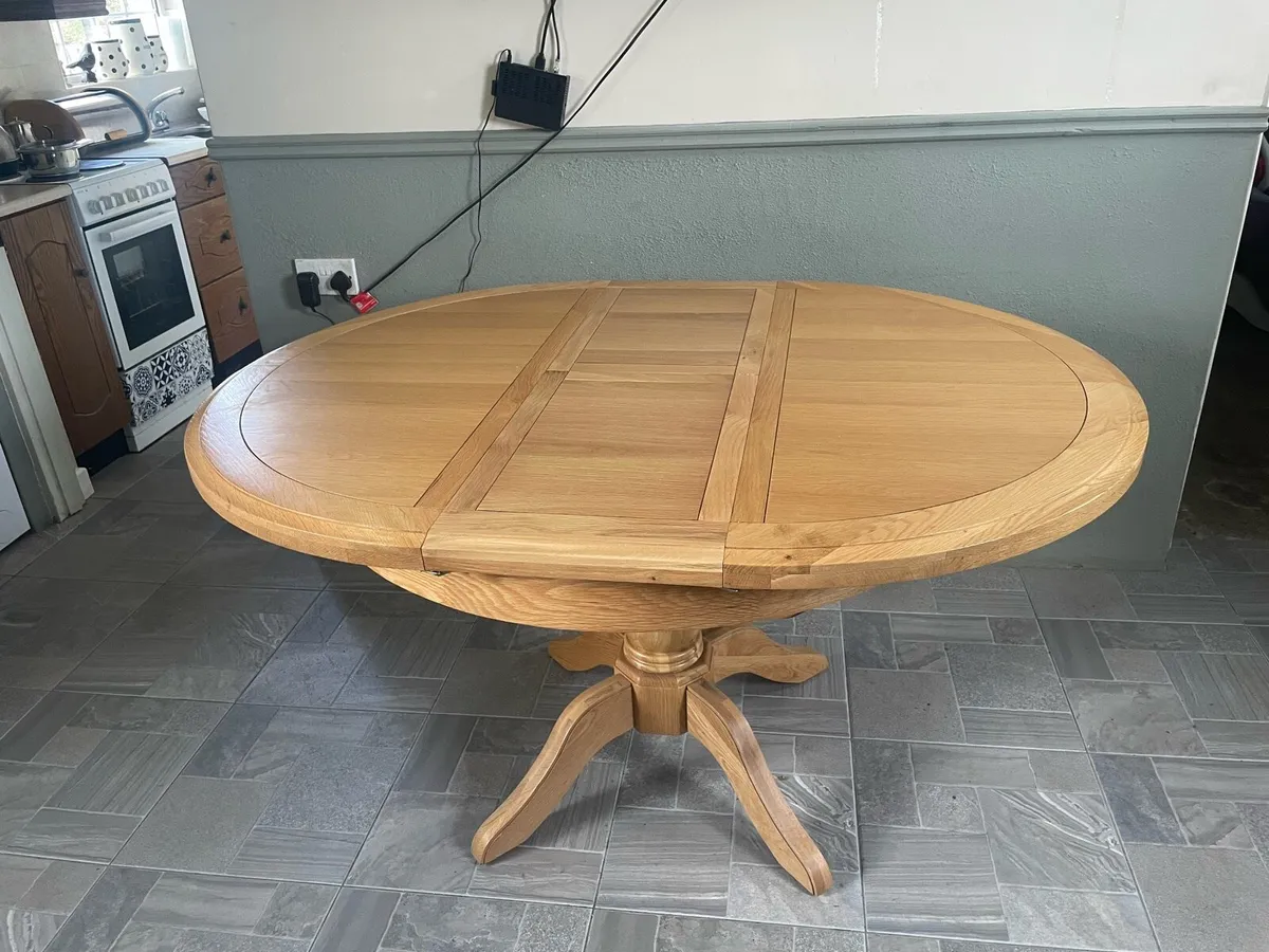 Round Solid Oak Table extendable - Image 2