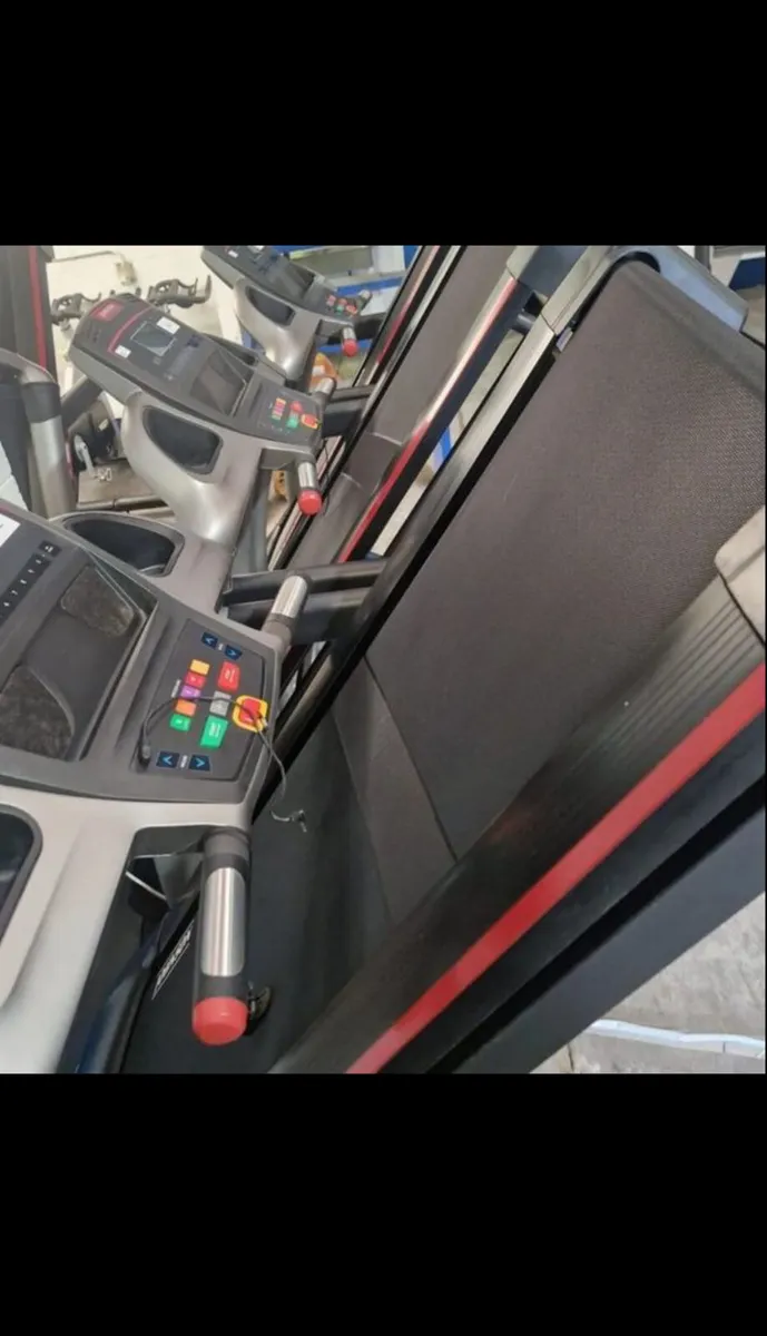JOHNSON 8.1 TREADMILL - Image 2