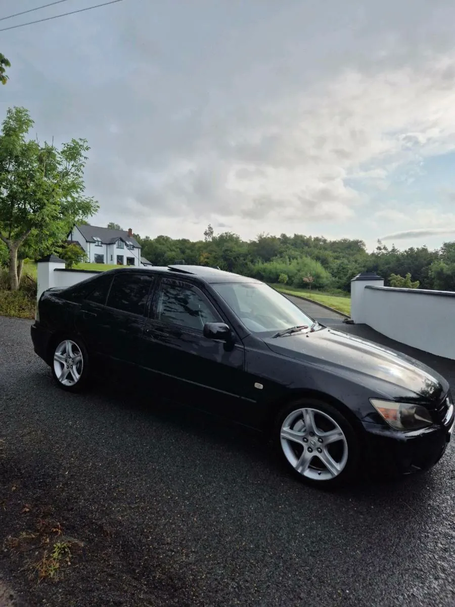 Lexus IS200 Mot'd 2jz auto with conversion kit - Image 1