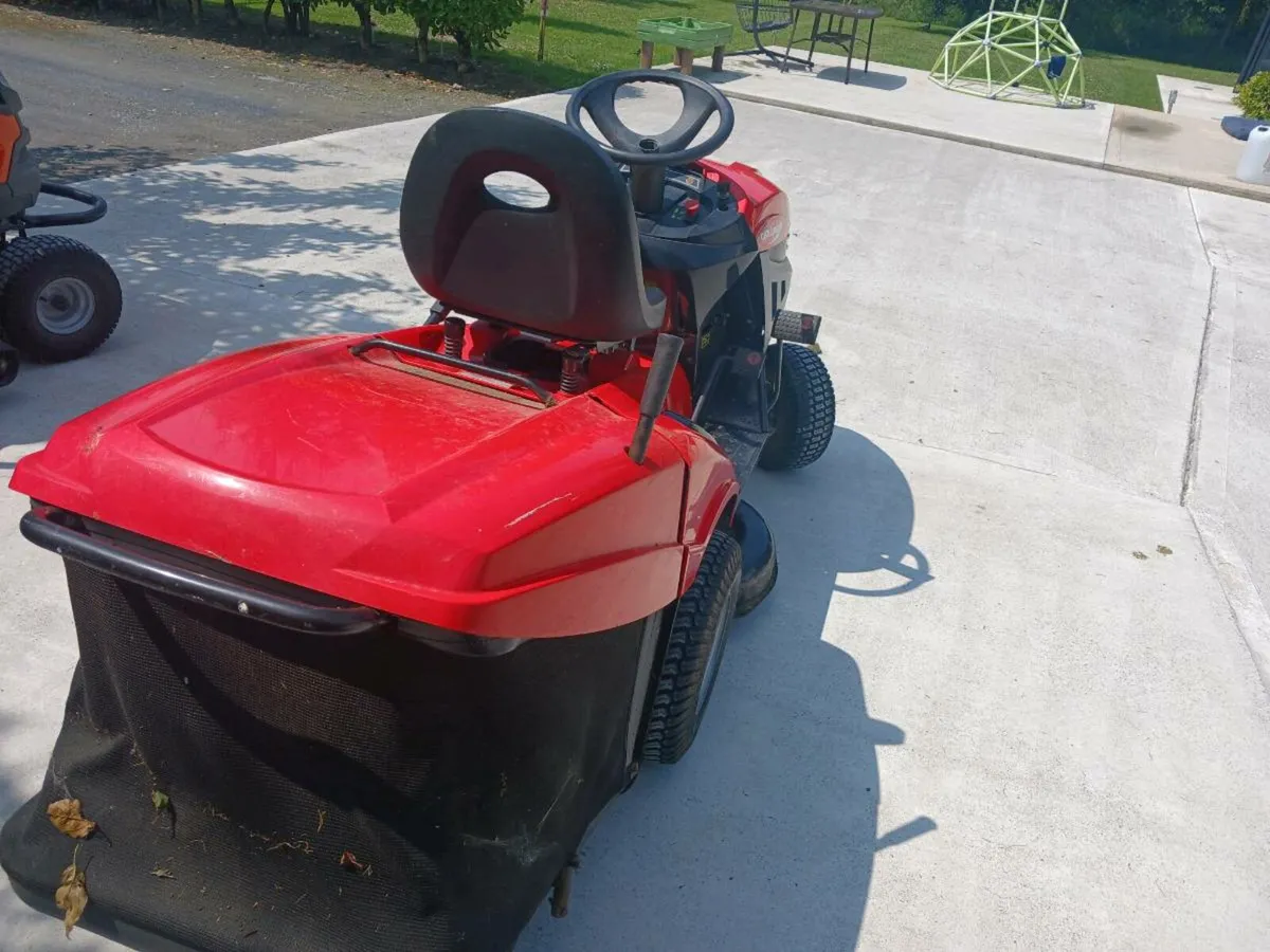 Castlegarden ride on lawnmower - Image 2