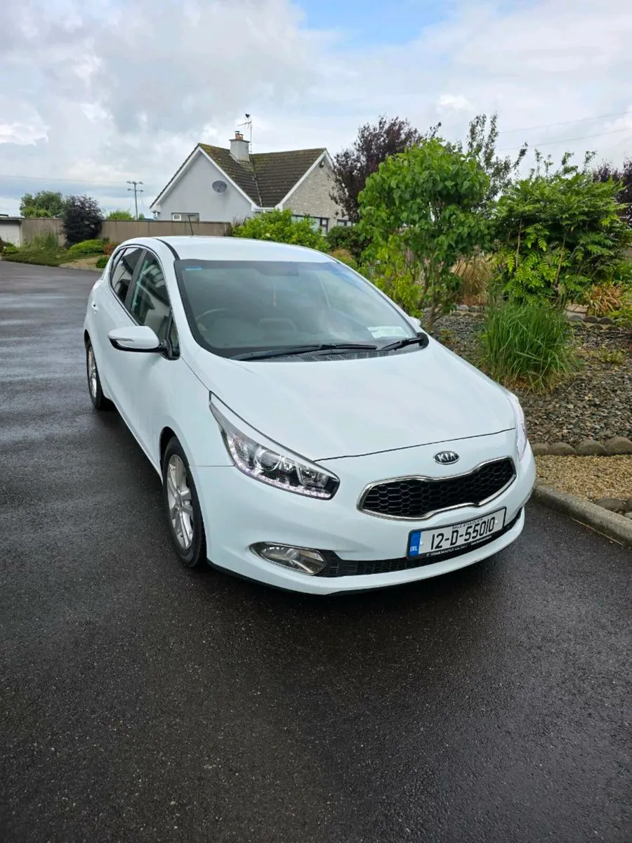 Kia Ceed AUTOMATIC...Hi spec - Image 1