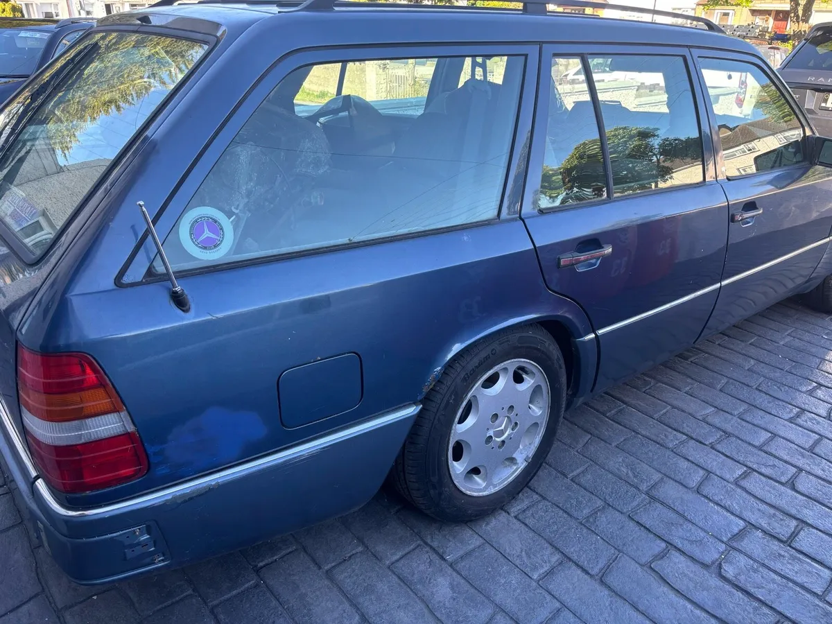 Mercedes w124 estate - Image 4