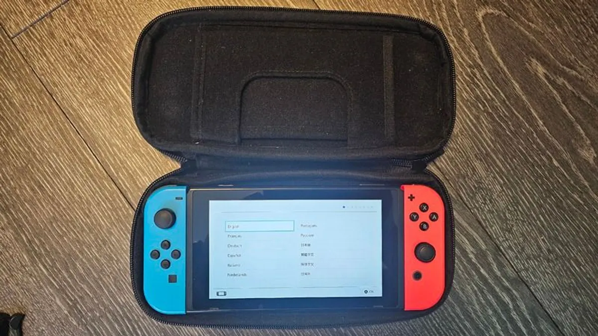 Switch w/ 3 Docks 6 controllers plus++ - Image 1