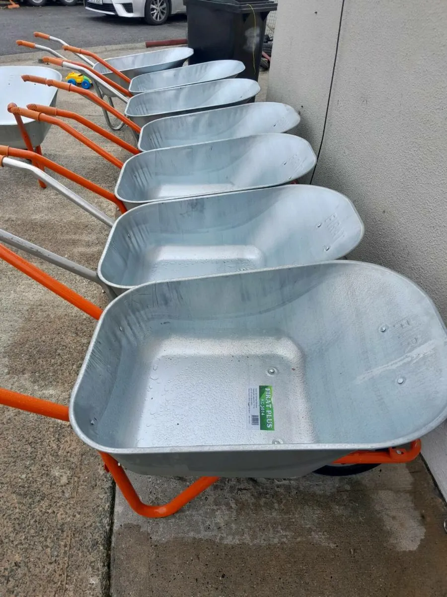 Wheelbarrows on clearance sale for this weekend - Image 2