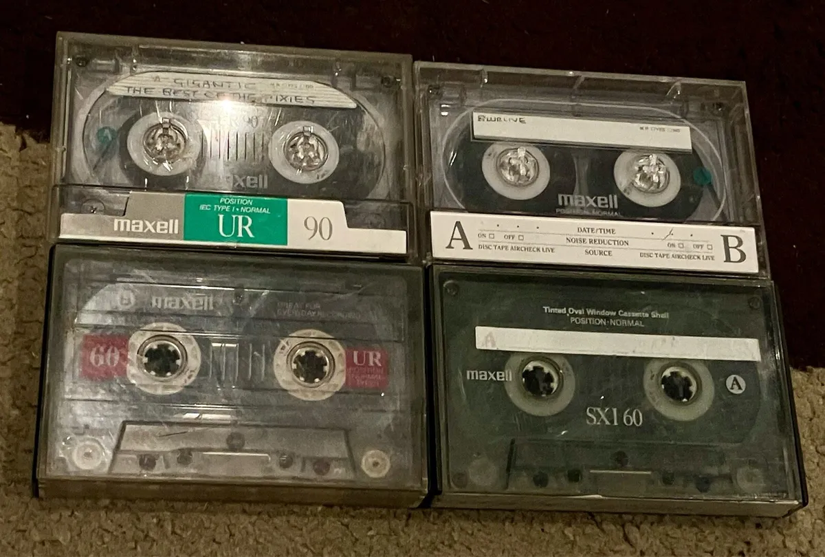 Tape cassettes and case - Image 4