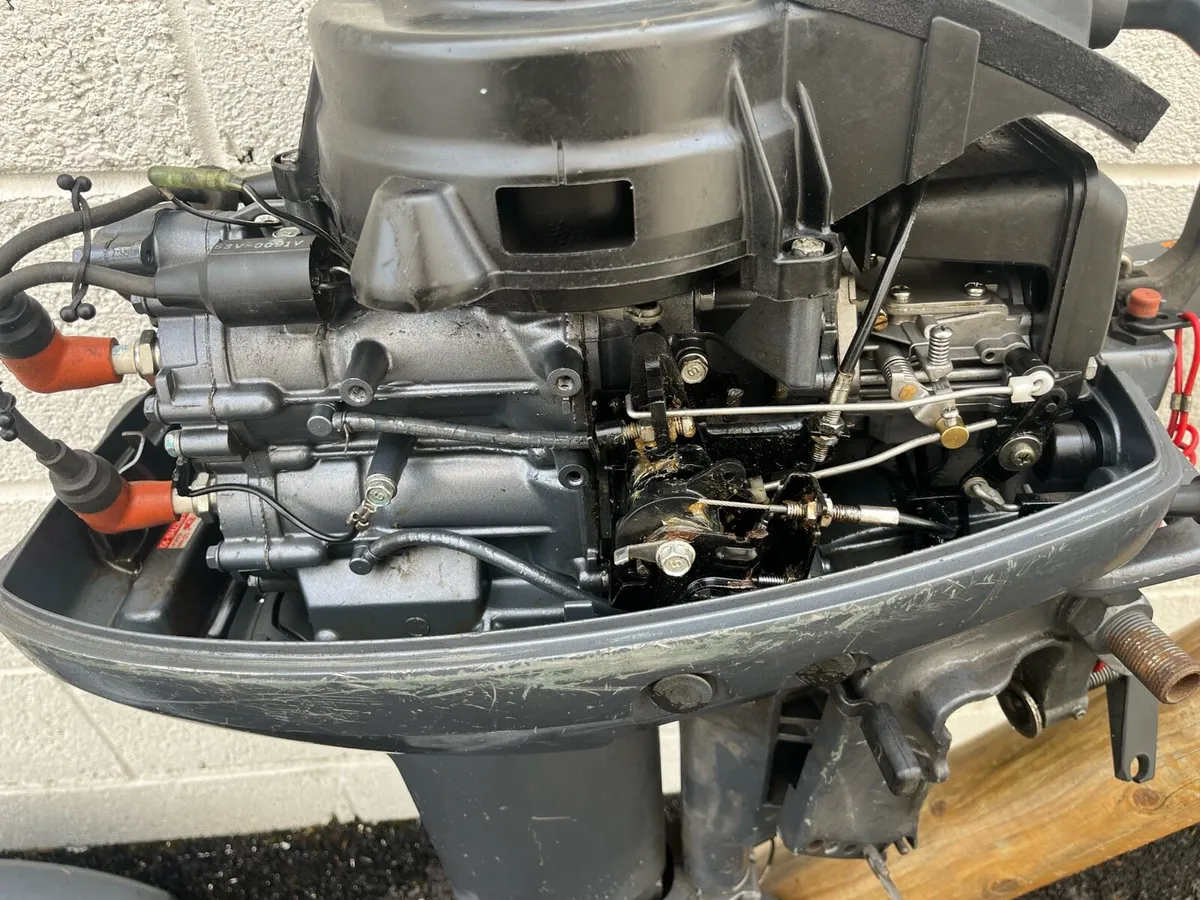 Yamaha 9.9hp outboard engine - Image 4