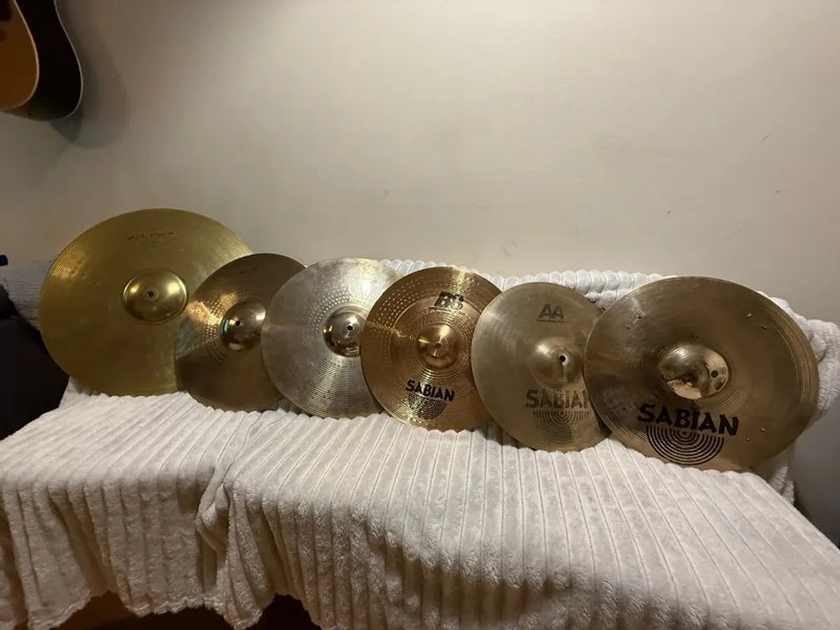 Cymbals + Case - Image 1