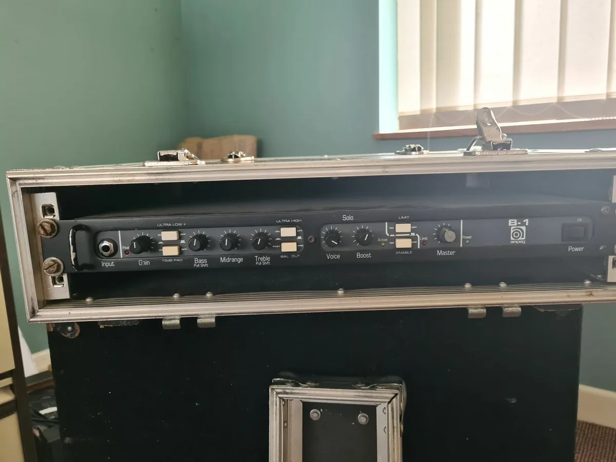Bass head and speakers - Image 4