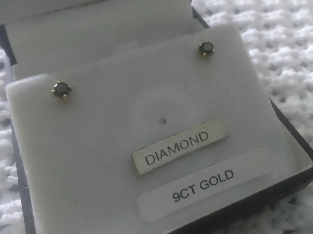9ct YELLOW GOLD BLACK DIAMOND 0.20ct STUD EARRINGS - Image 1