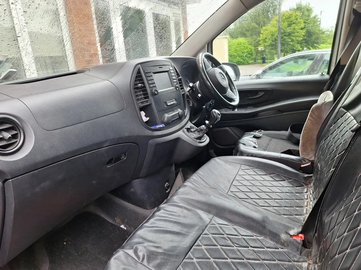 Mercedes-Benz V-Class 2016 - Image 3