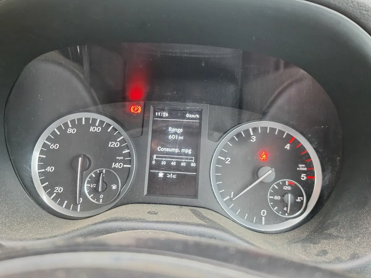 Mercedes-Benz V-Class 2016 - Image 4
