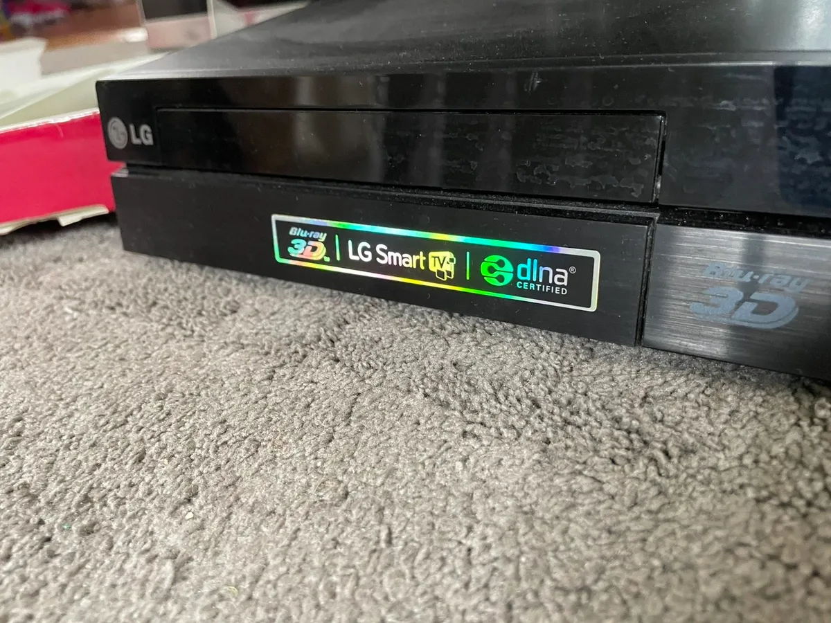 LG 3D Blue-Ray Player Set - Image 3