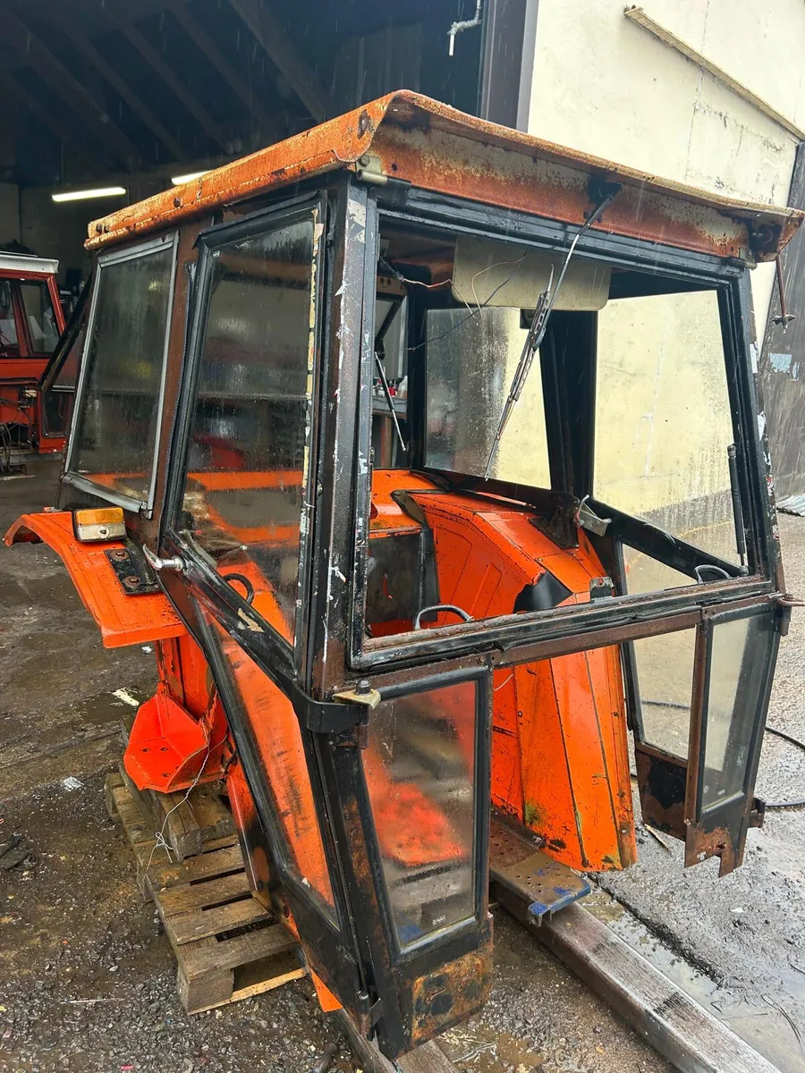 Same Saturno cab /Lamborghini 503 cab - Image 2