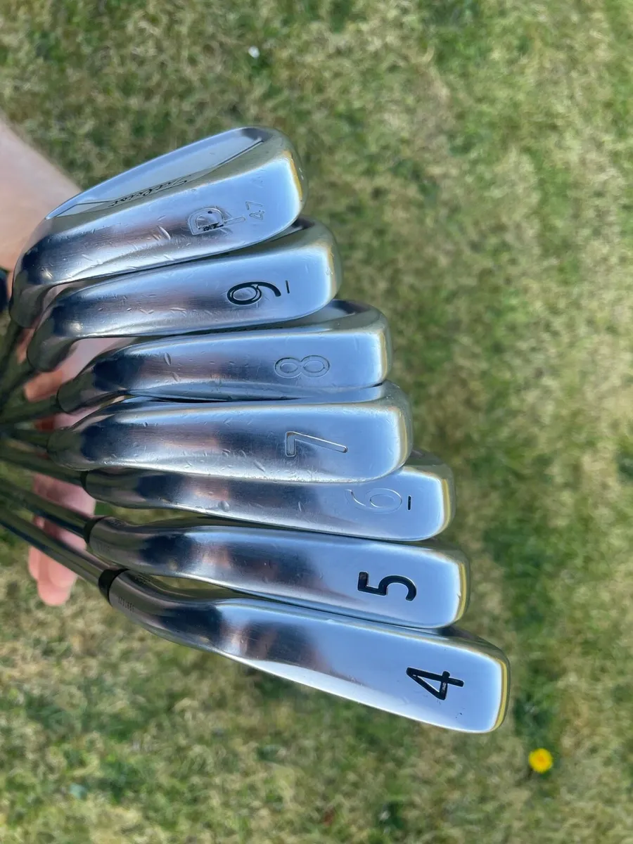 Titleist 620 CB 4-9 iron - Image 4