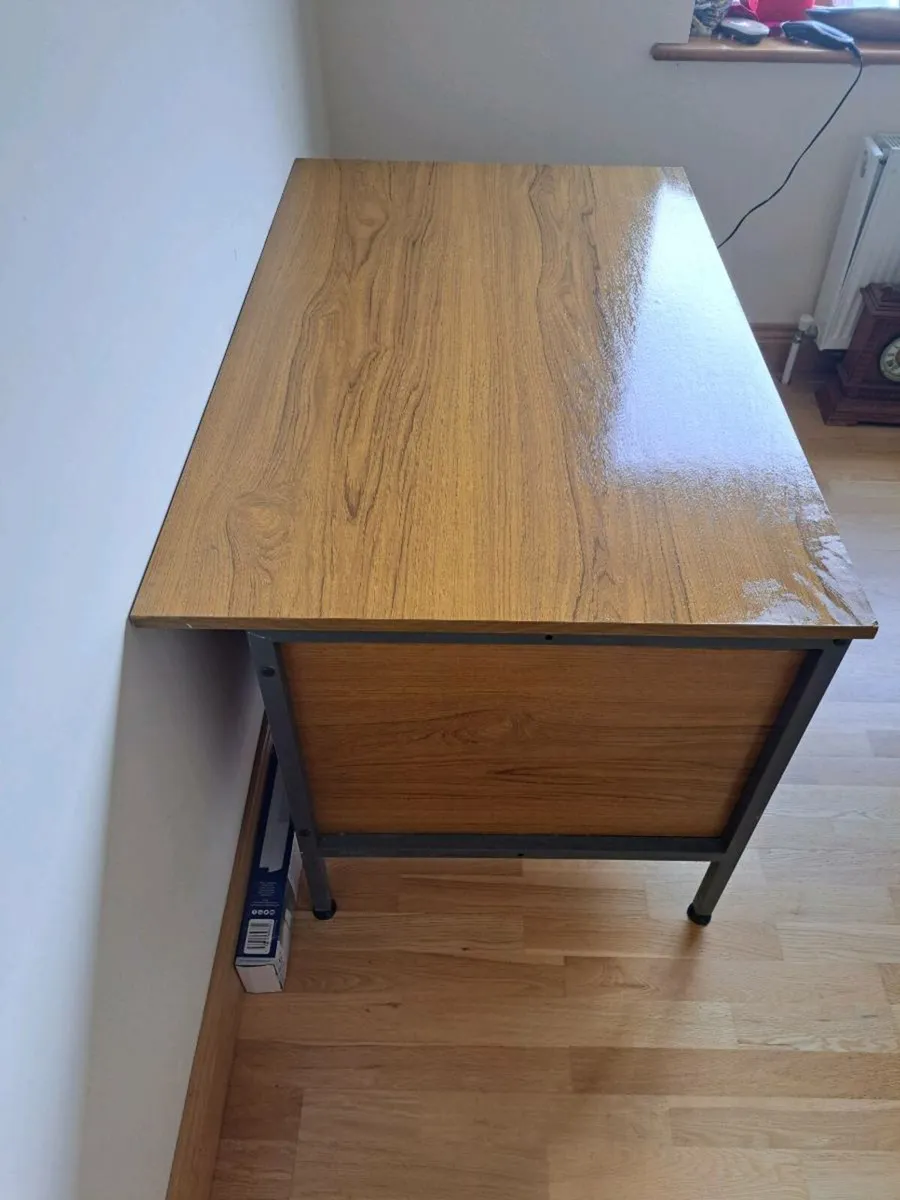 Office desk - Image 2