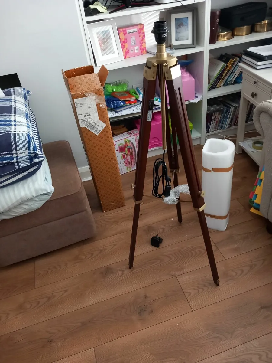 Tripod lighting - Image 2