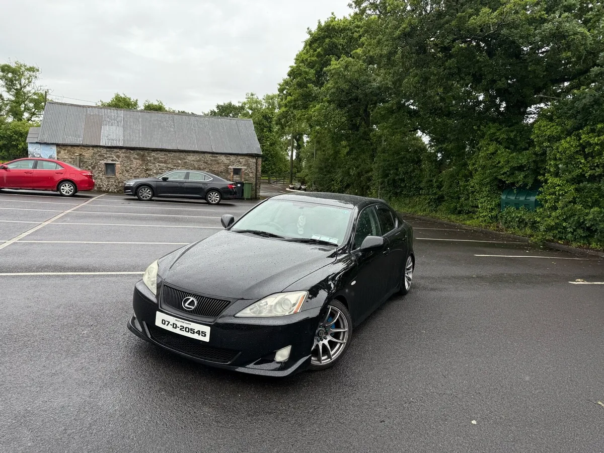 Lexus is250 - Image 1