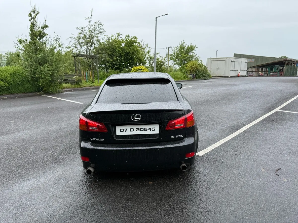 Lexus is250 - Image 4