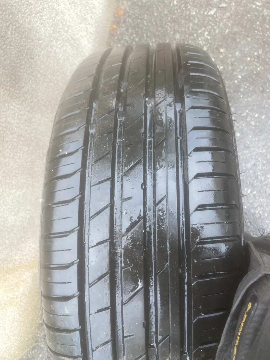 Vw alloy new tyre - Image 2