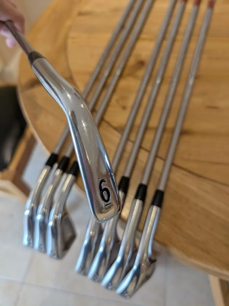 Titleist 716 CB Irons (3-PW, X-Stiff) - Image 1