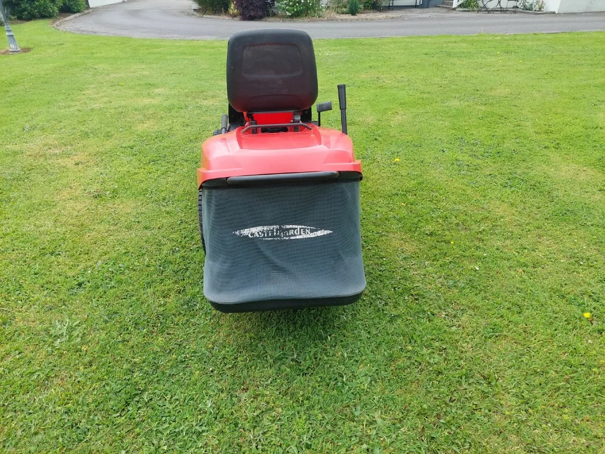 Castlegarden Ride On Lawnmower - Image 4