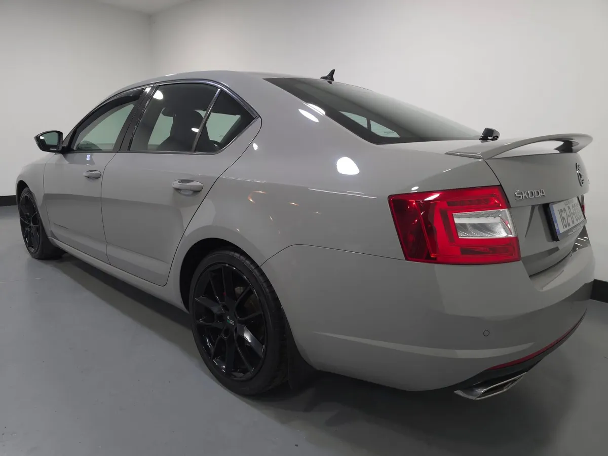 Skoda Octavia VRS Black Edition 2.0 TDi - Image 2