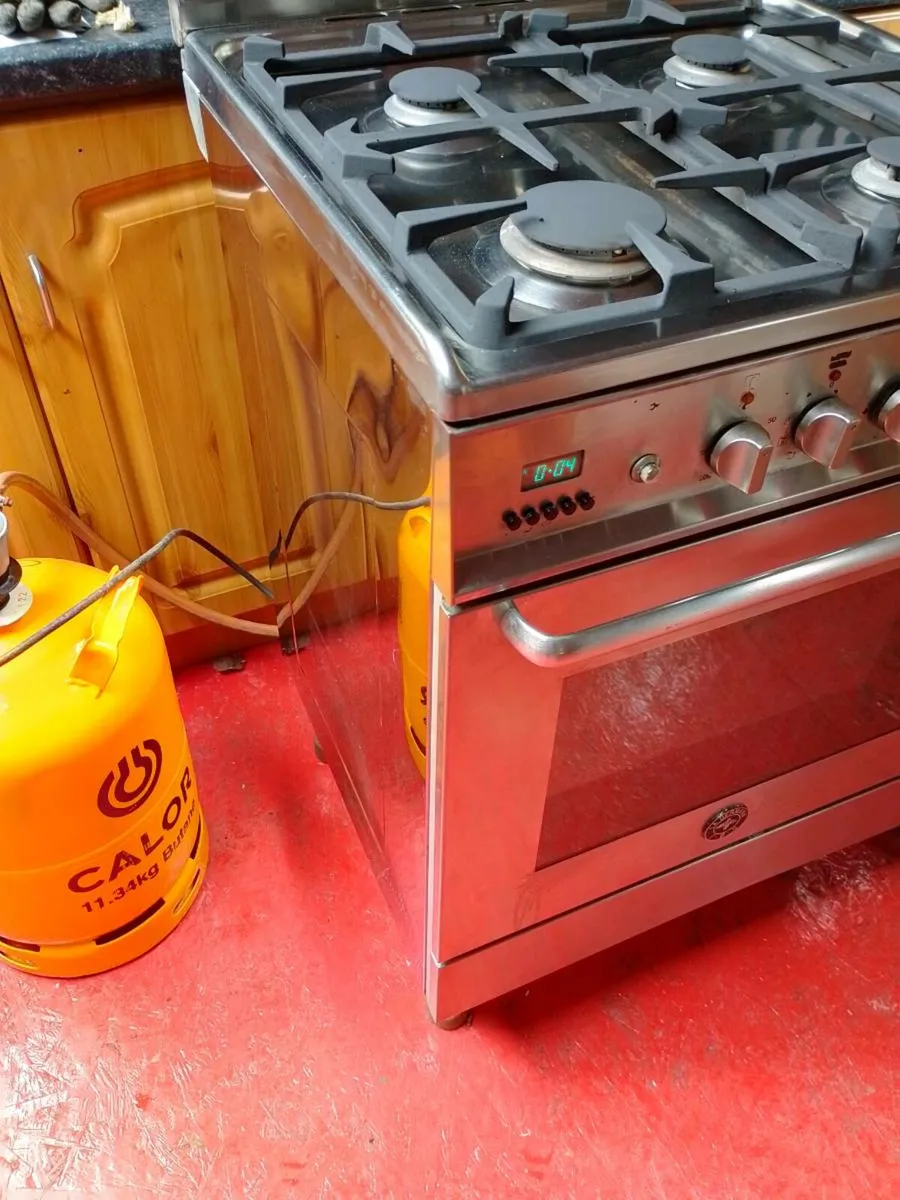 LPG hob with electric oven - Image 4