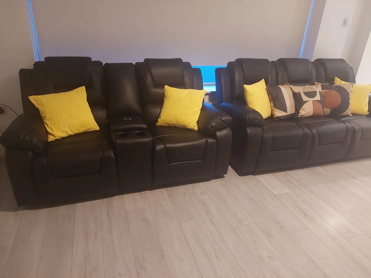Brand new all electric luxury sofas - Image 2