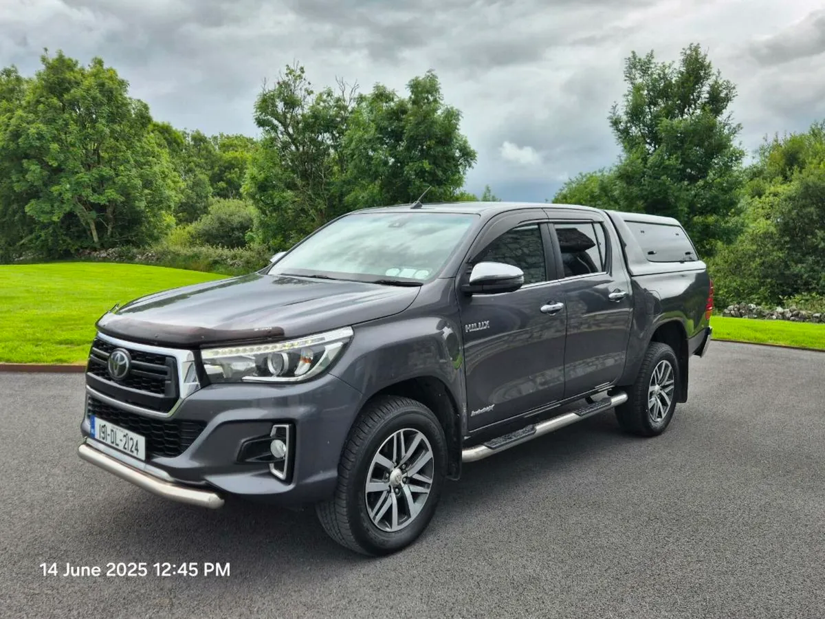 Toyota Hilux Invincible X Auto - Image 3