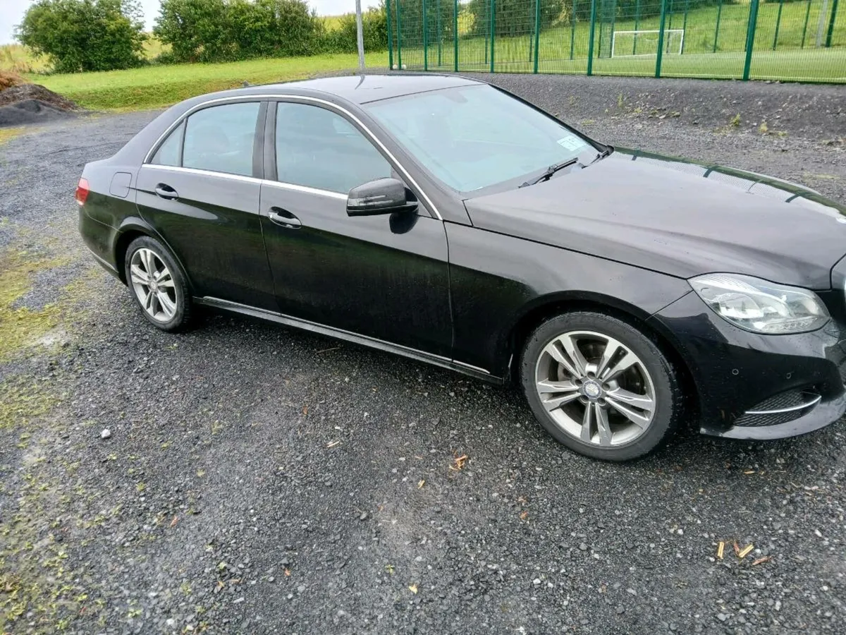 Auto 2015 E 220d mercedes - Image 3