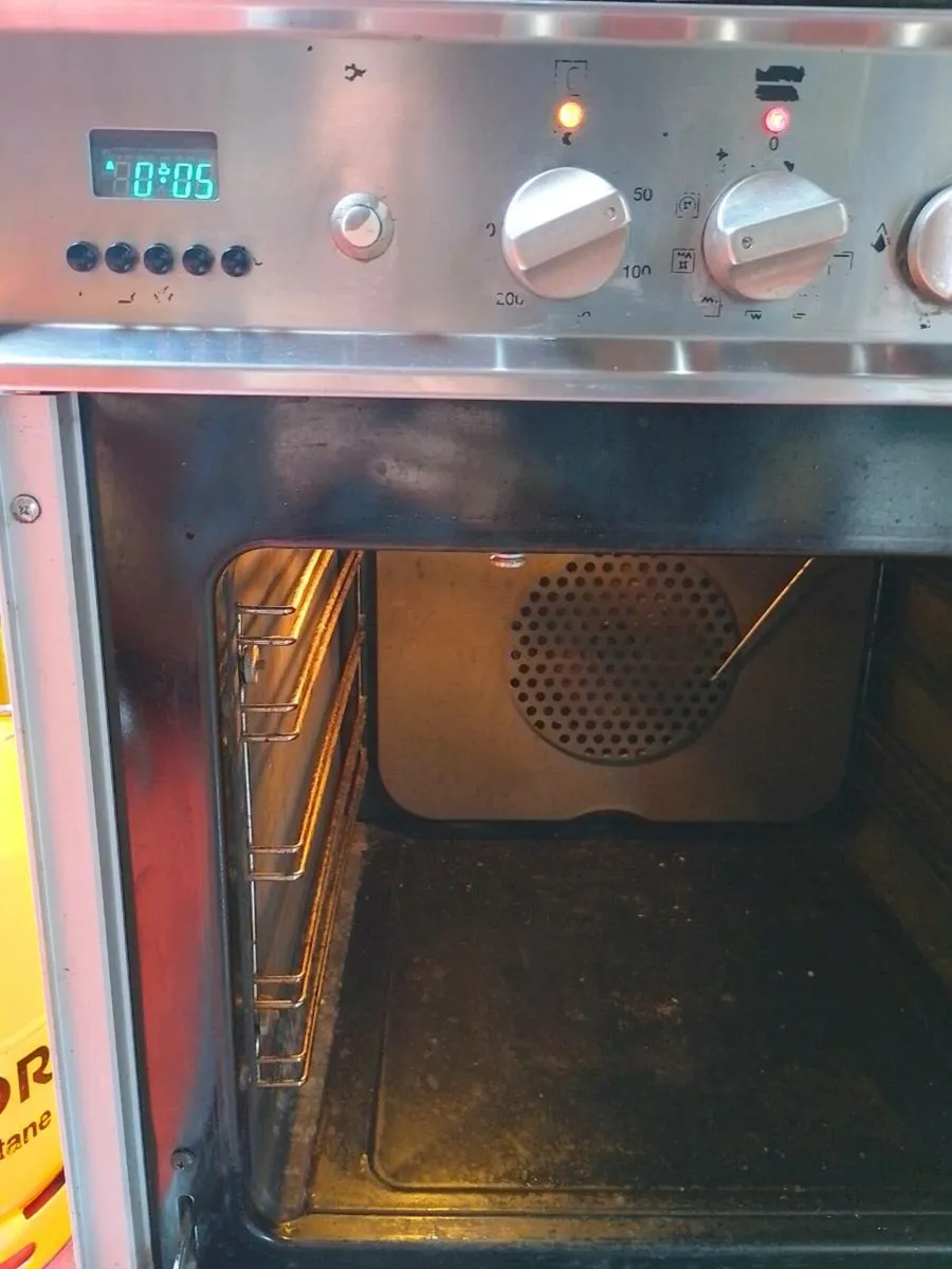 lA Germania LPG hob electric oven - Image 4