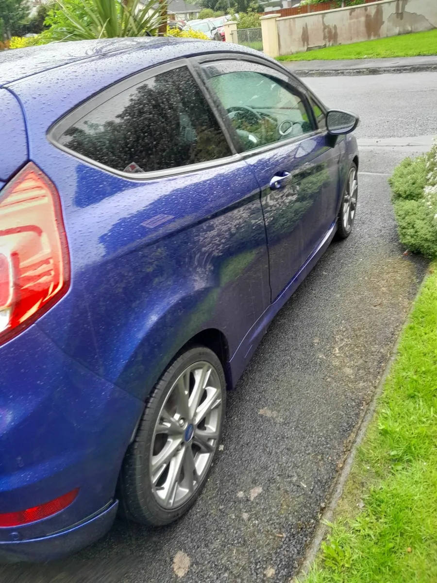 Ford Fiesta 2015 - Image 4