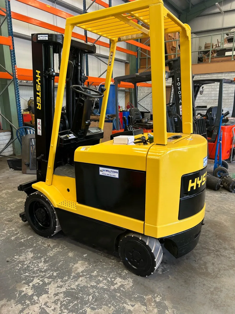 Forklift - Image 4