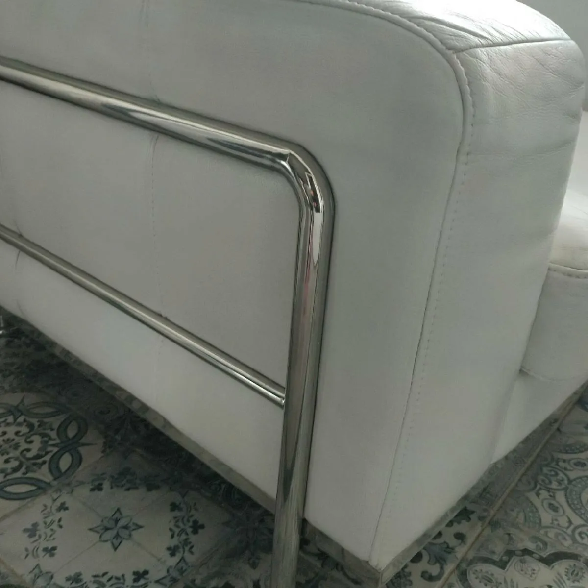 White leather armchair - Image 4